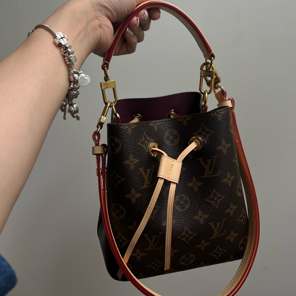 Louis Vuitton Neo Noe BB (monogram print)